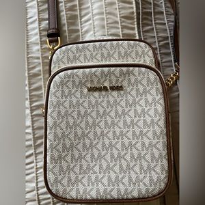 Michael Kors Crossbody Bag